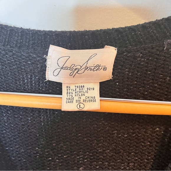 VINTAGE | Jaclyn Smith colorful floral embroidered oversize knit cardigan - Picture 10 of 11